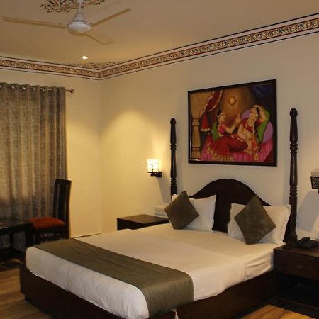 The Royal Ville Agra - Family & Corporate Hotel Екстериор снимка