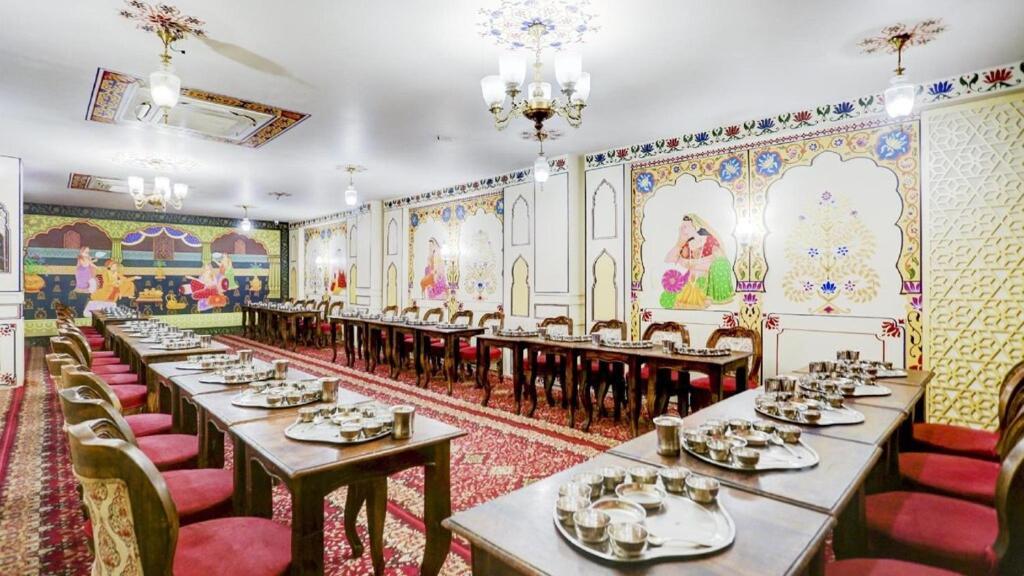 The Royal Ville Agra - Family & Corporate Hotel Екстериор снимка
