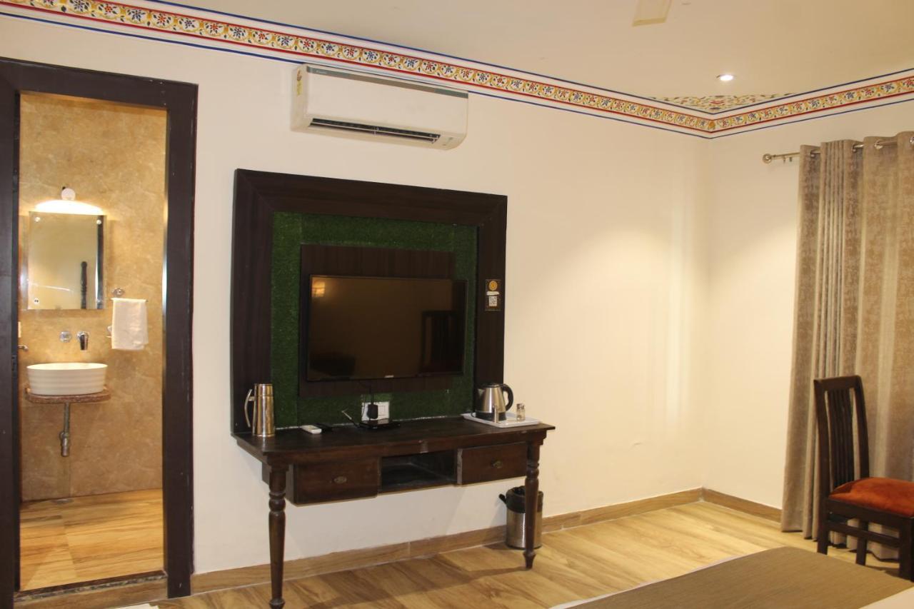 The Royal Ville Agra - Family & Corporate Hotel Екстериор снимка