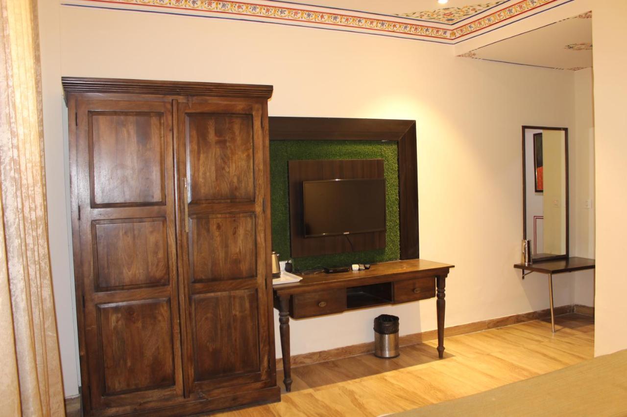 The Royal Ville Agra - Family & Corporate Hotel Екстериор снимка