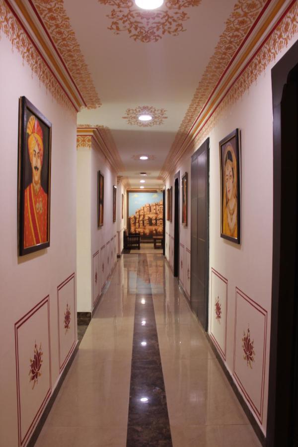 The Royal Ville Agra - Family & Corporate Hotel Екстериор снимка