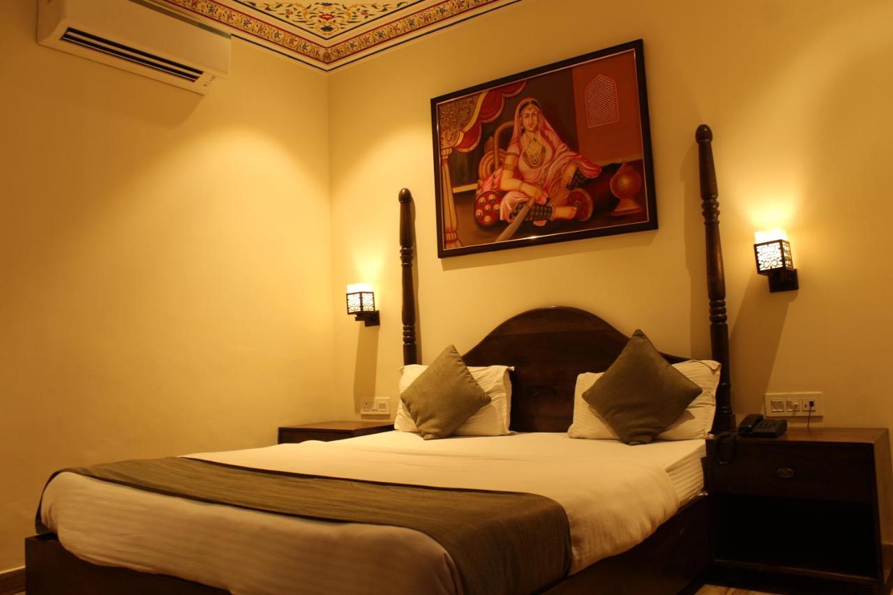The Royal Ville Agra - Family & Corporate Hotel Екстериор снимка