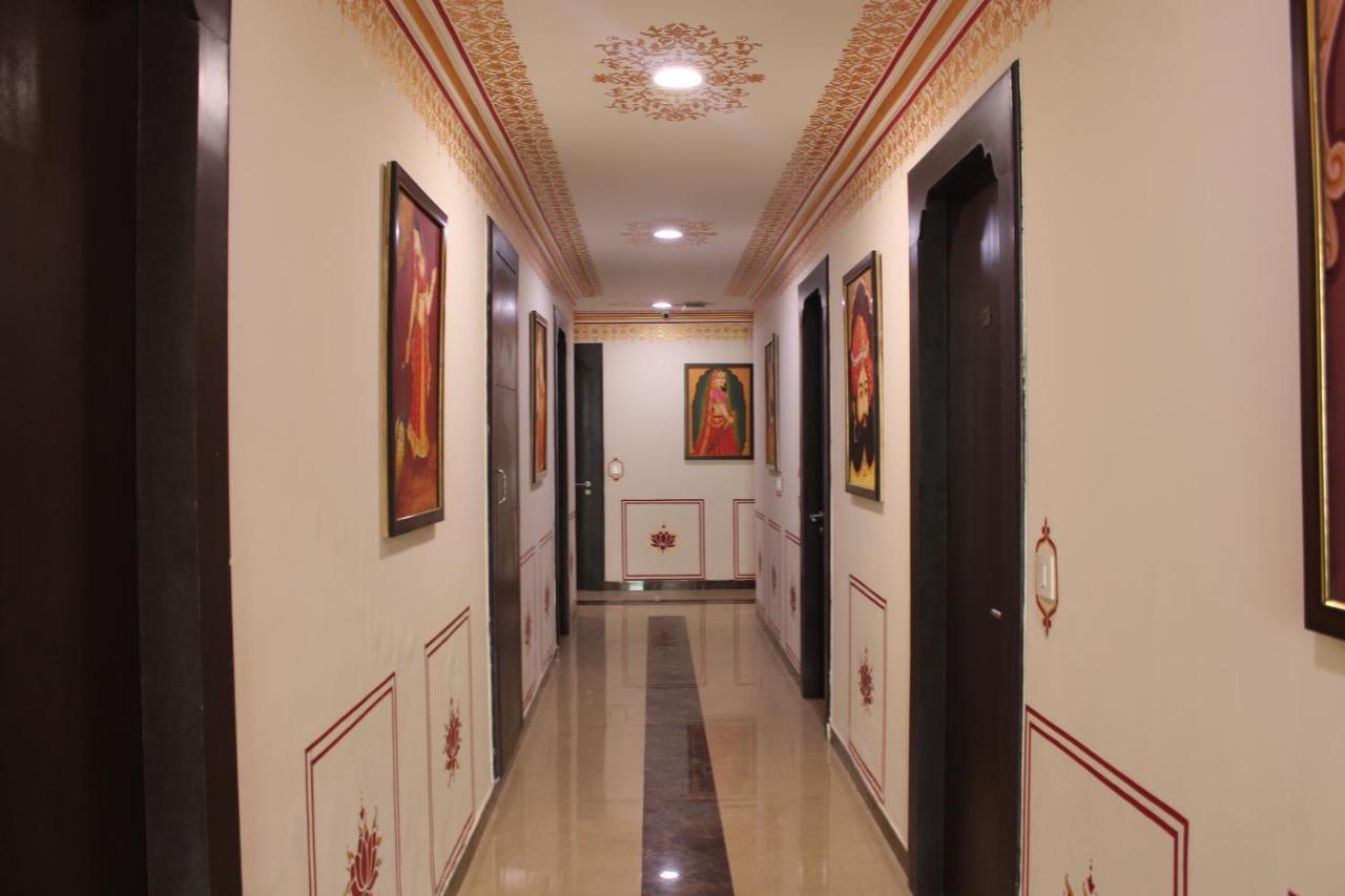 The Royal Ville Agra - Family & Corporate Hotel Екстериор снимка