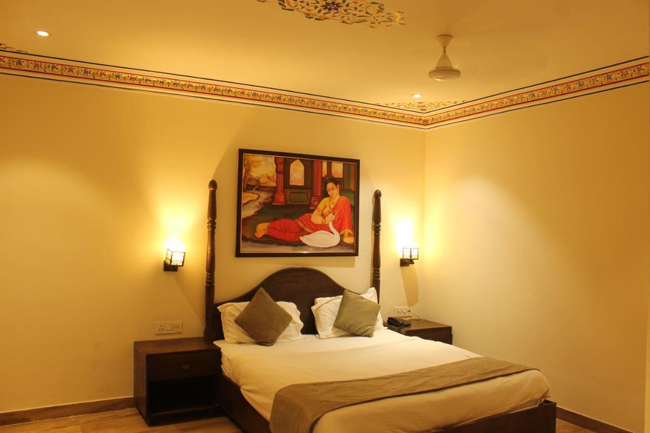 The Royal Ville Agra - Family & Corporate Hotel Екстериор снимка