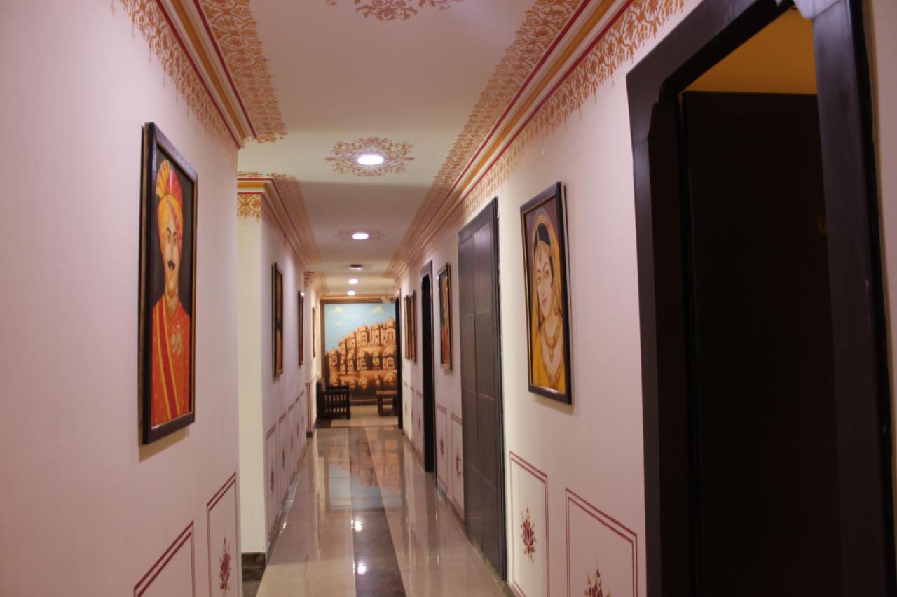 The Royal Ville Agra - Family & Corporate Hotel Екстериор снимка