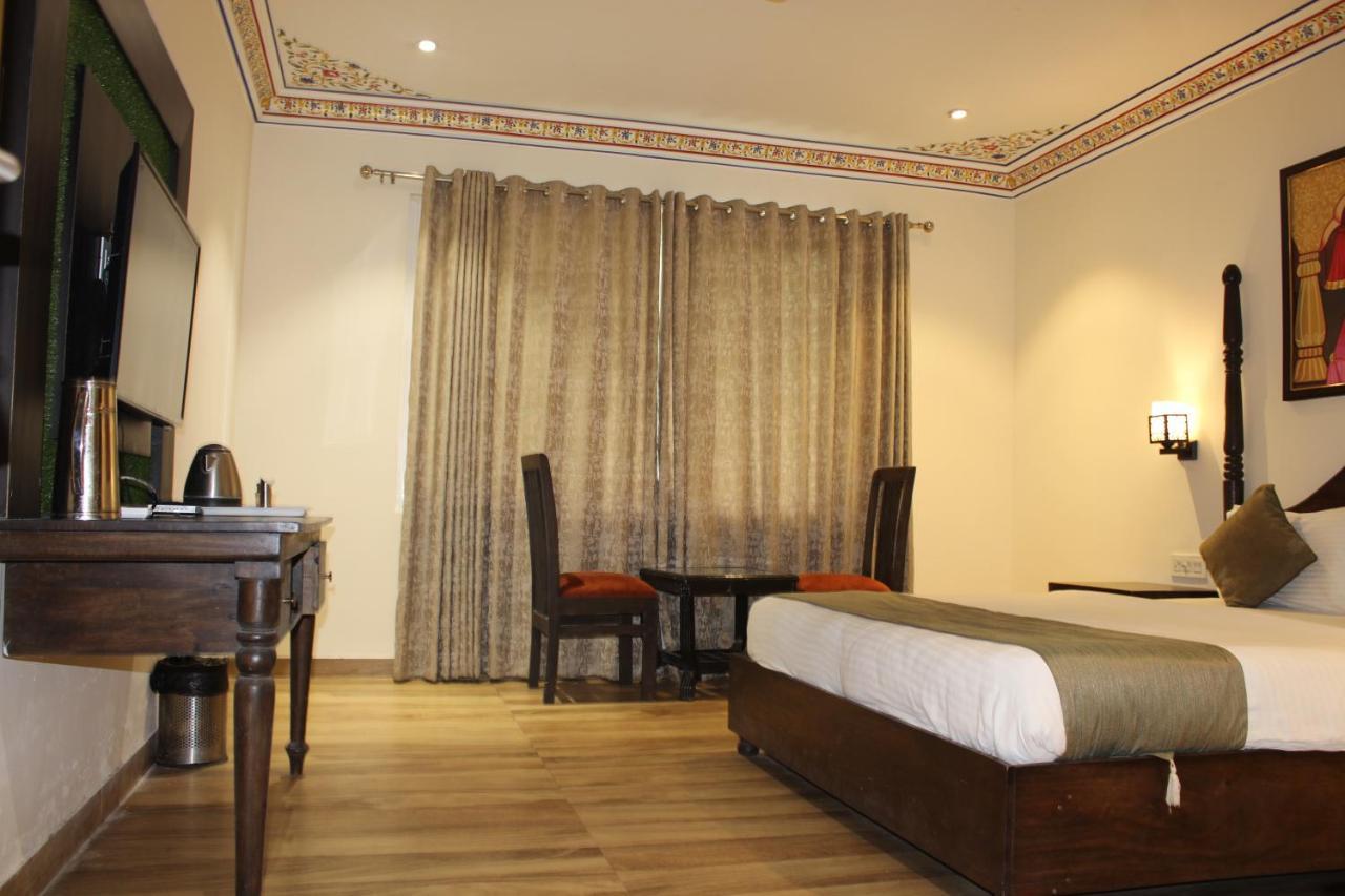 The Royal Ville Agra - Family & Corporate Hotel Екстериор снимка