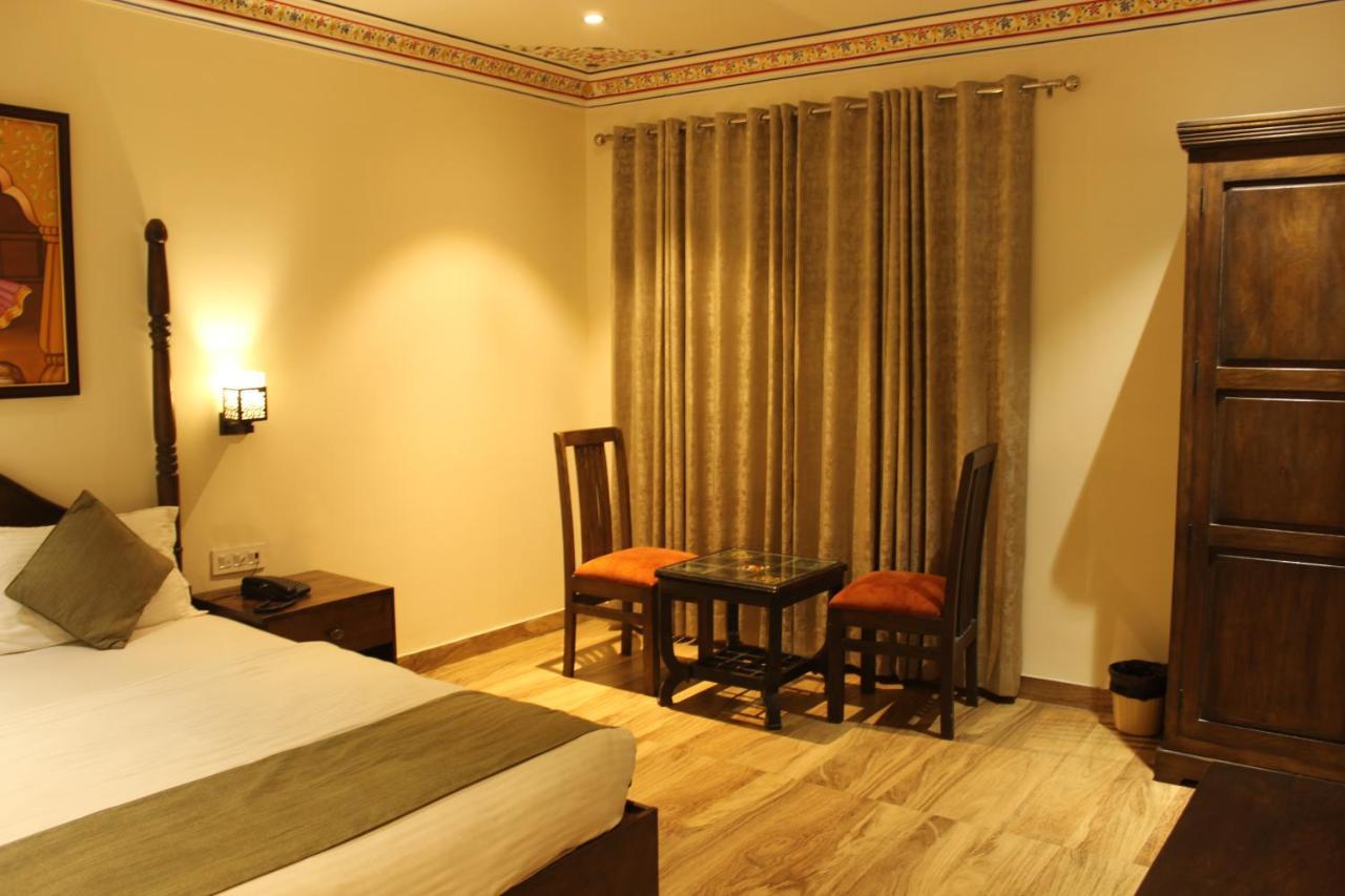 The Royal Ville Agra - Family & Corporate Hotel Екстериор снимка
