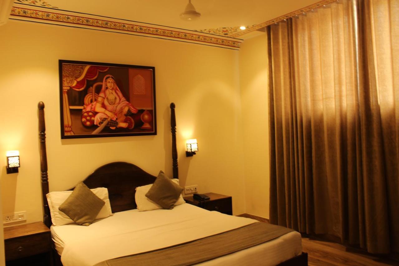 The Royal Ville Agra - Family & Corporate Hotel Екстериор снимка