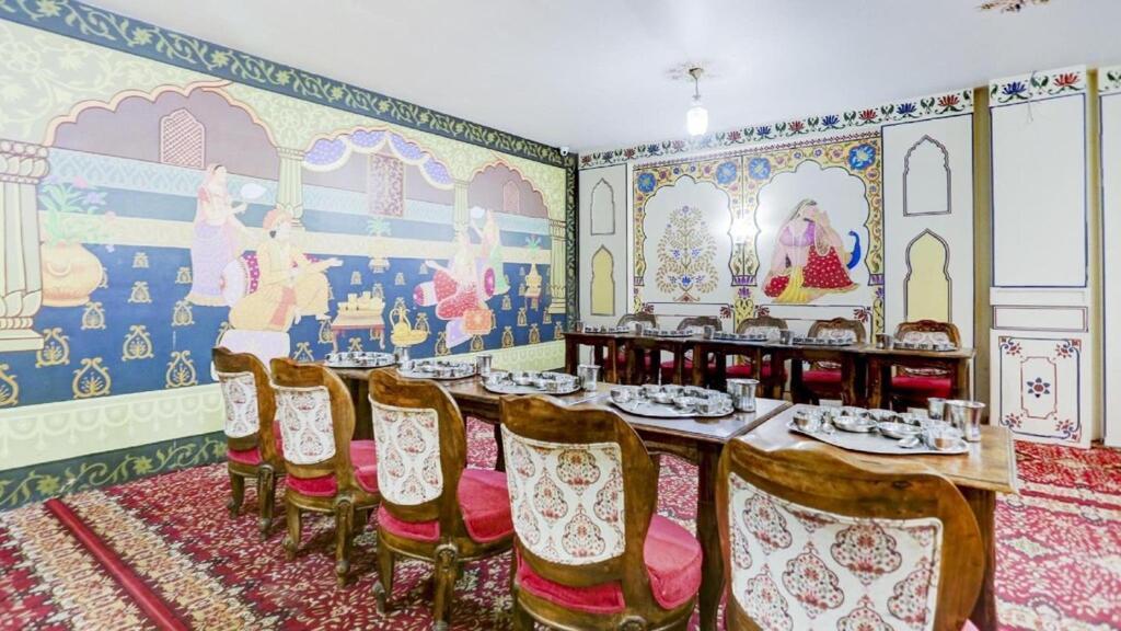 The Royal Ville Agra - Family & Corporate Hotel Екстериор снимка